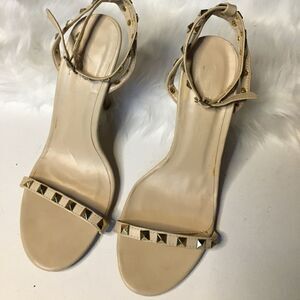 Wild Diva lounge open toe ankle strap heels size 8